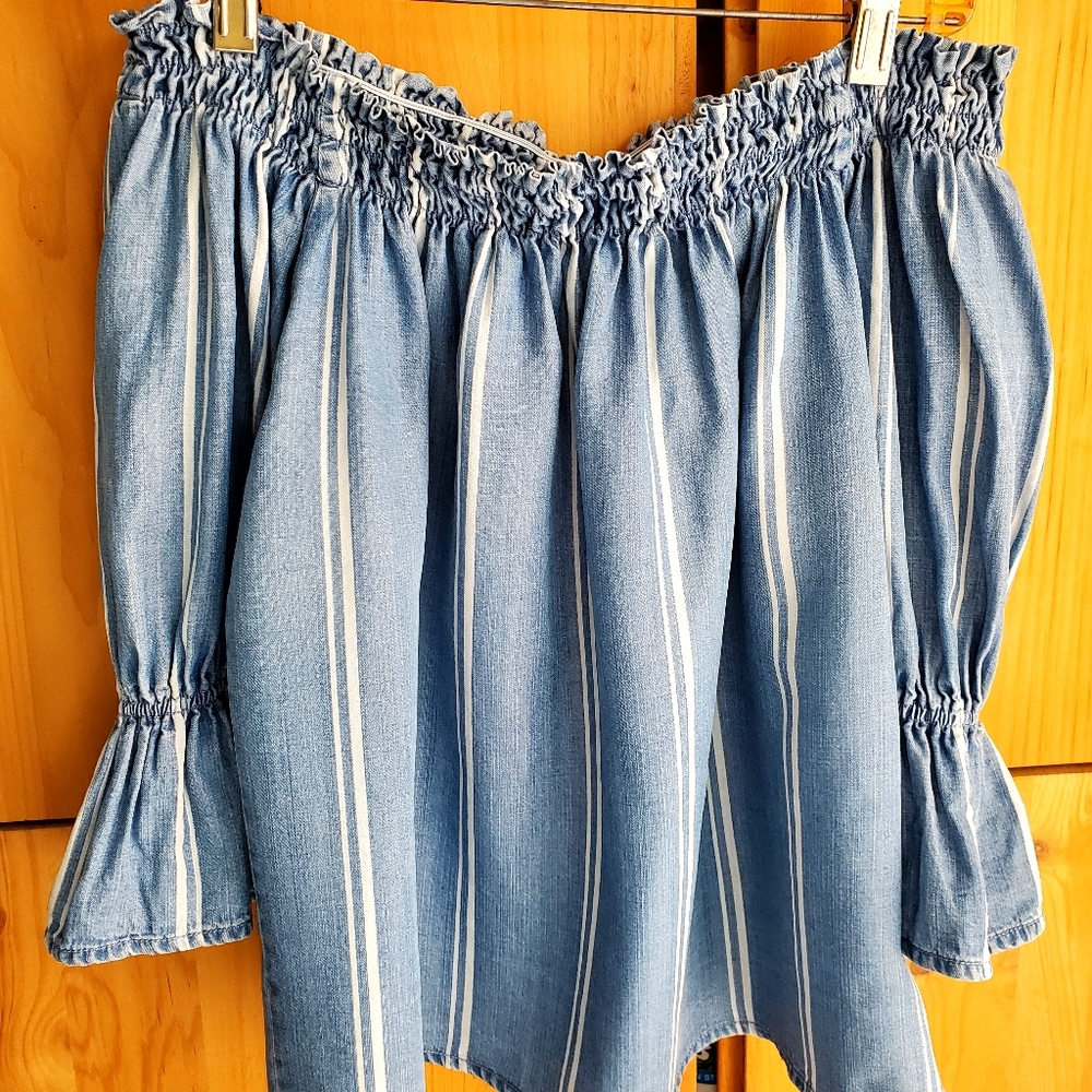 Design Lab Women's Lyocell Denim Blue & White Striped Off The Shoulder Top Small